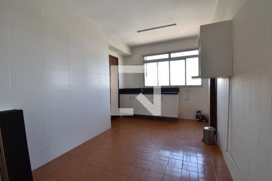 Cozinha de apartamento à venda com 3 quartos, 110m² em Batel, Curitiba