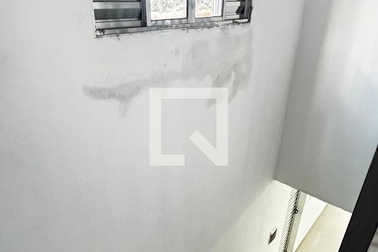 Escada de casa para alugar com 2 quartos, 50m² em Jardim do Estádio, Santo André
