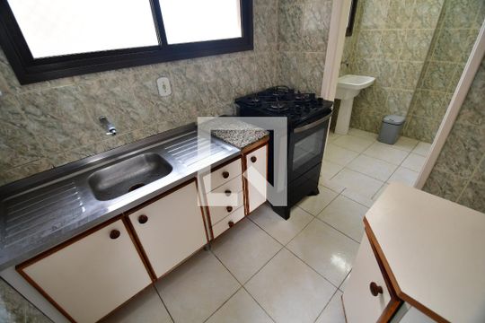 Cozinha de apartamento para alugar com 1 quarto, 45m² em Ponte Preta, Campinas