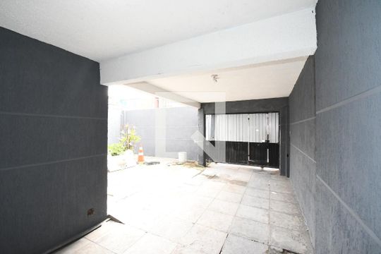 Casa à venda com 4 quartos, 240m² em Cajuru, Curitiba