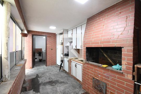 Área gourmetÁrea com churrasqueira de casa à venda com 4 quartos, 240m² em Cajuru, Curitiba
