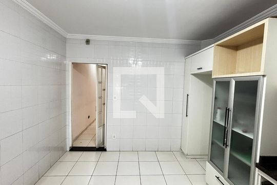 Cozinha de casa para alugar com 2 quartos, 105m² em Vila Aquilino, Santo André