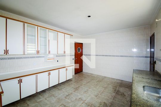 Cozinha de casa para alugar com 3 quartos, 170m² em Jardim Santa Clara, Guarulhos