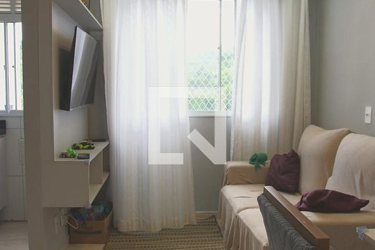 Sala de apartamento para alugar com 2 quartos, 35m² em Usina Piratininga, São Paulo