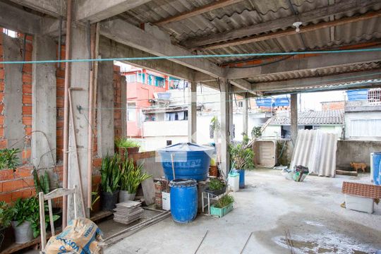 Casa à venda com 3 quartos, 100m² em Serraria, Diadema