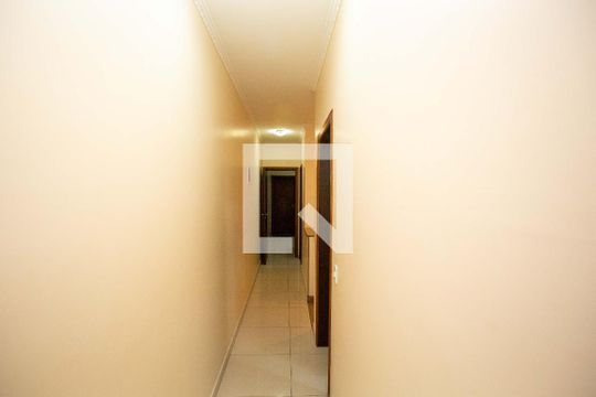 Corredor de casa à venda com 3 quartos, 176m² em Piraporinha, Diadema