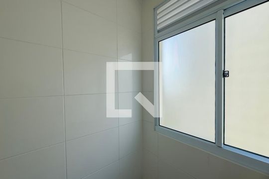 Área de Serviço de apartamento para alugar com 2 quartos, 40m² em Vila Nova Bonsucesso, Guarulhos
