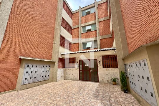Fachada do bloco de apartamento à venda com 2 quartos, 69m² em Centro, Curitiba