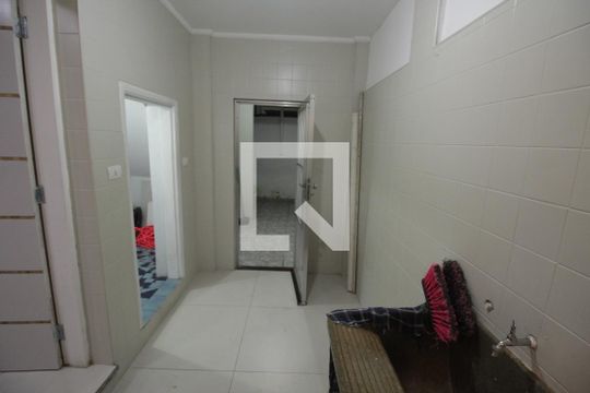 Cozinha e Área de Serviço de casa para alugar com 3 quartos, 106m² em Embaré, Santos