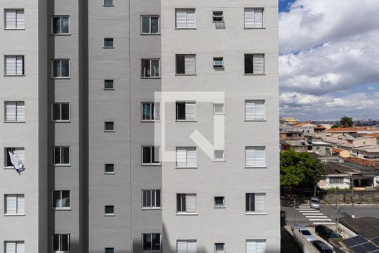 Vista Quarto 2 de apartamento para alugar com 2 quartos, 55m² em Vila Pierina, São Paulo
