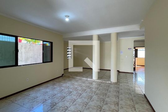 Sala de casa para alugar com 4 quartos, 293m² em Passa Vinte, Palhoça