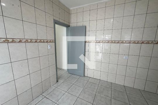 Cozinha de apartamento para alugar com 2 quartos, 60m² em Centro, São Vicente