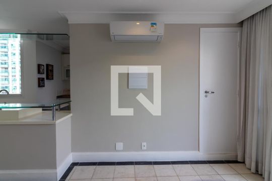Sala de apartamento para alugar com 2 quartos, 72m² em Moema, São Paulo
