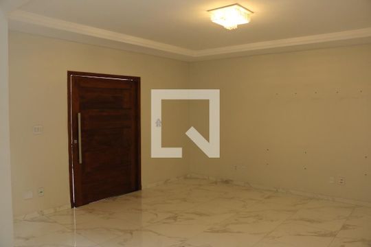 Casa para alugar com 3 quartos, 210m² em Alto da Posse, Nova Iguaçu