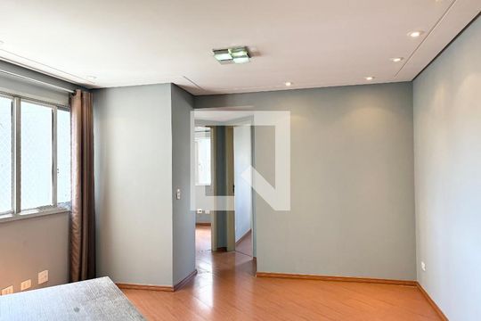 Sala de apartamento para alugar com 2 quartos, 50m² em Jardim Maristela, São Paulo