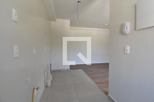 Cozinha de apartamento para alugar com 2 quartos, 53m² em Hauer, Curitiba