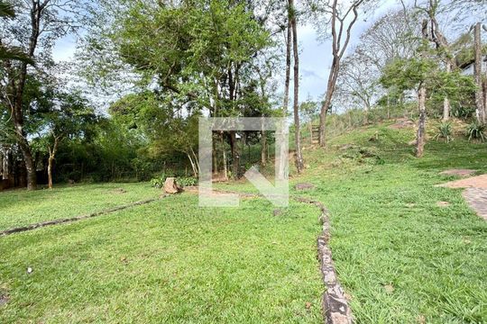 Casa de Condomínio à venda com 4 quartos, 250m² em Residencial Europa, Nova Lima