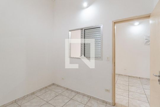 Casa para alugar com 2 quartos, 42m² em Vila Brasilina, São Paulo