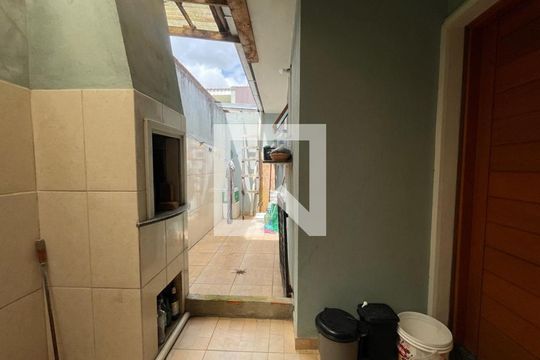 Casa para alugar com 2 quartos, 565m² em Duque de Caxias, Sapucaia do Sul