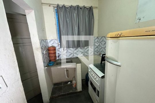 Cozinha de kitnet/studio para alugar com 1 quarto, 30m² em Ricardo de Albuquerque, Rio de Janeiro