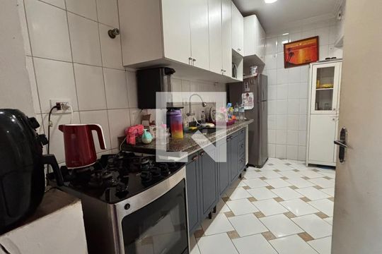 Casa de Condomínio para alugar com 2 quartos, 60m² em Jardim Barro Branco, Cotia
