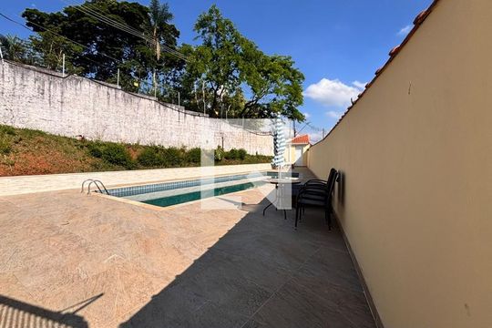 Casa de Condomínio para alugar com 2 quartos, 60m² em Jardim Barro Branco, Cotia