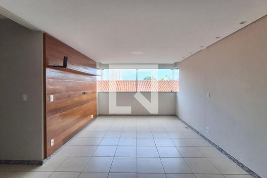 Apartamento para alugar com 3 quartos, 78m² em Carlos Prates, Belo Horizonte