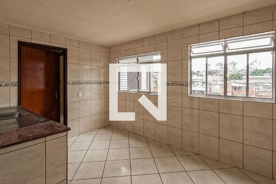 Casa à venda com 5 quartos, 180m² em Jardim Maracana, São Paulo
