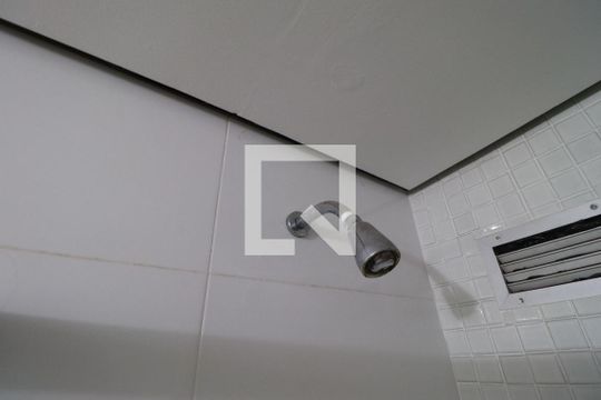 Banheiro  de apartamento para alugar com 1 quarto, 50m² em Centro, Ribeirão Preto