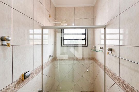 Banheiro da Suíte de casa para alugar com 2 quartos, 144m² em Jardim Antares, São Bernardo do Campo