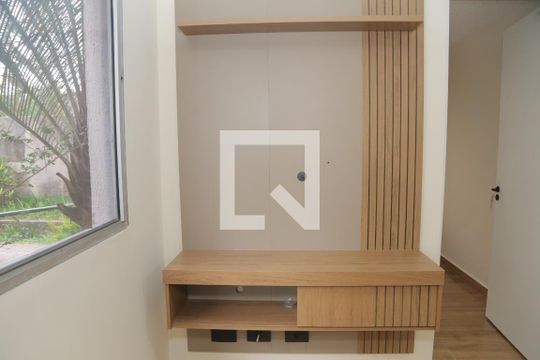 Sala/ móvel  de apartamento para alugar com 2 quartos, 39m² em Guaianases, São Paulo