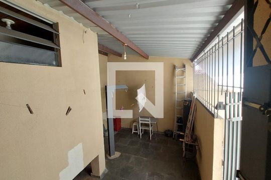 despejo de casa à venda com 3 quartos, 220m² em Alípio de Melo, Belo Horizonte