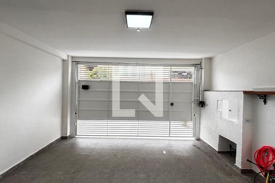 Garagem de casa à venda com 2 quartos, 102m² em Santa Maria, Santo André