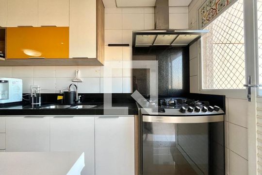 Cozinha de apartamento para alugar com 3 quartos, 80m² em Ponte Preta, Campinas