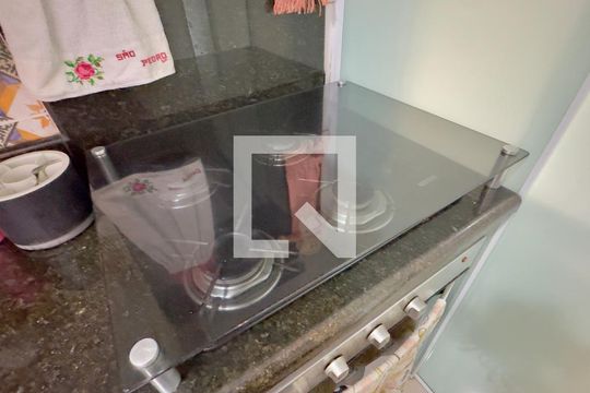 Cozinha de casa de condomínio à venda com 2 quartos, 49m² em Jardim Bela Vista, Guarulhos