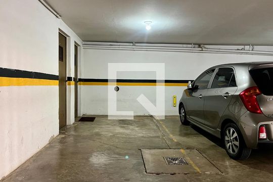 Garagem de apartamento para alugar com 2 quartos, 68m² em Centro, Campinas