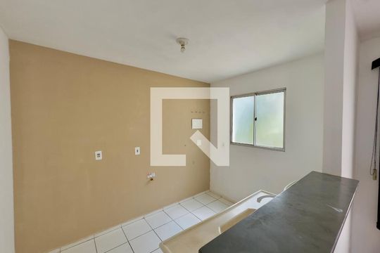 Cozinha de casa de condomínio para alugar com 2 quartos, 42m² em Água Chata, Guarulhos