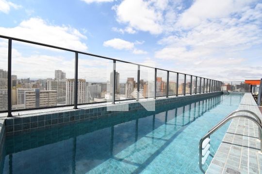 Área comum - Piscina de kitnet/studio à venda com 1 quarto, 25m² em Centro, Curitiba