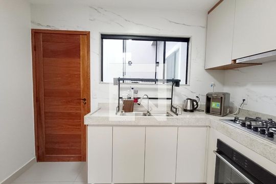 COZINHA de casa para alugar com 2 quartos, 184m² em Jardim Bela Vista, Rio das Ostras