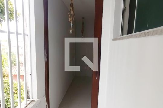 CORREDOR de apartamento para alugar com 2 quartos, 85m² em Jardim Mariléa, Rio das Ostras