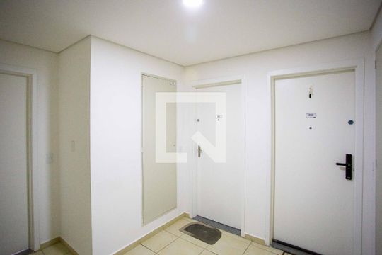 Hall de entrada de apartamento para alugar com 2 quartos, 47m² em Piraporinha, Diadema
