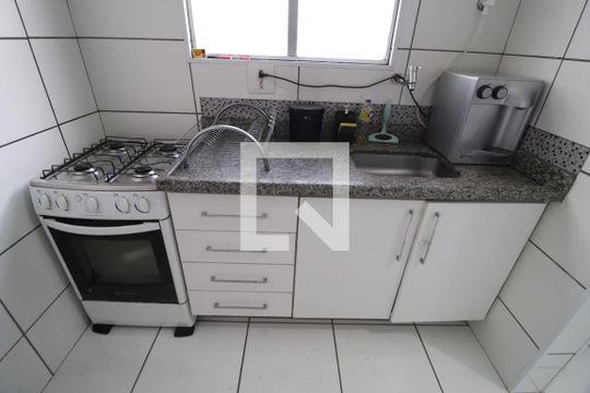 Cozinha de apartamento para alugar com 2 quartos, 44m² em Osvaldo Rezende, Uberlândia