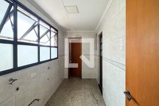 Área de Serviço de apartamento para alugar com 3 quartos, 160m² em Vila Margarida, São Bernardo do Campo