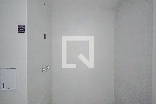 Banheiro de kitnet/studio à venda com 1 quarto, 23m² em Tatuapé, São Paulo