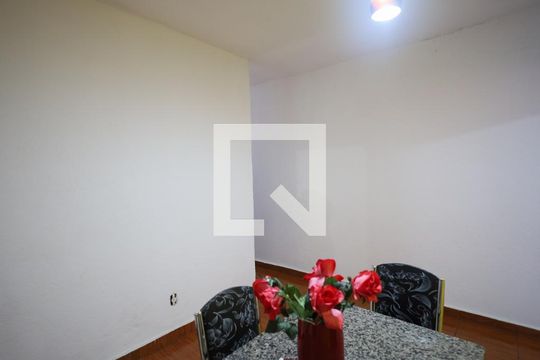 Sala de casa à venda com 4 quartos, 172m² em Jardim Munhoz Junior, Osasco