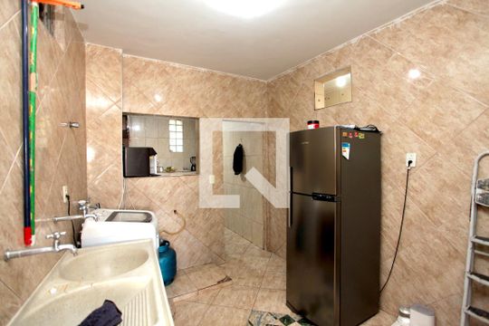 Cozinha e Área de Serviço de casa para alugar com 3 quartos, 386m² em Centro, Contagem
