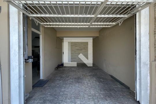 Garagem de casa para alugar com 4 quartos, 157m² em Capoeiras, Florianópolis