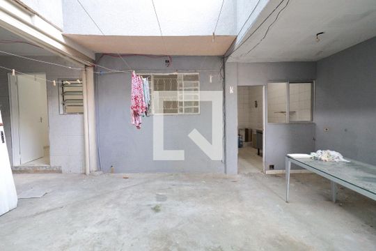 Área externa de casa para alugar com 1 quarto, 25m² em Vila do Castelo, São Paulo