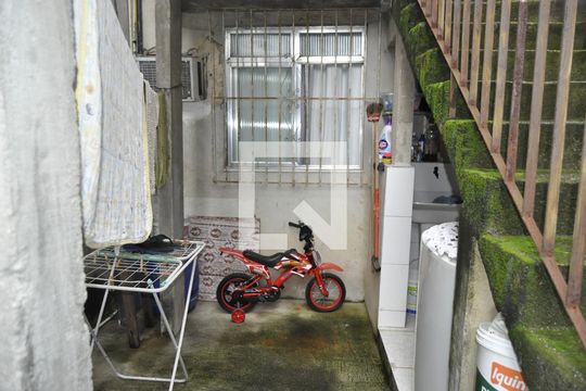Casa à venda com 2 quartos, 100m² em Inhaúma, Rio de Janeiro