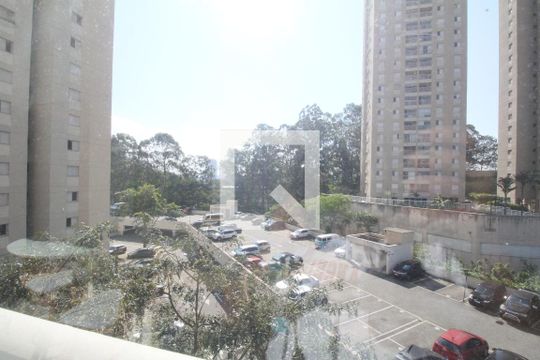 Apartamento à venda com 3 quartos, 93m² em Jardim Henriqueta, Taboão da Serra